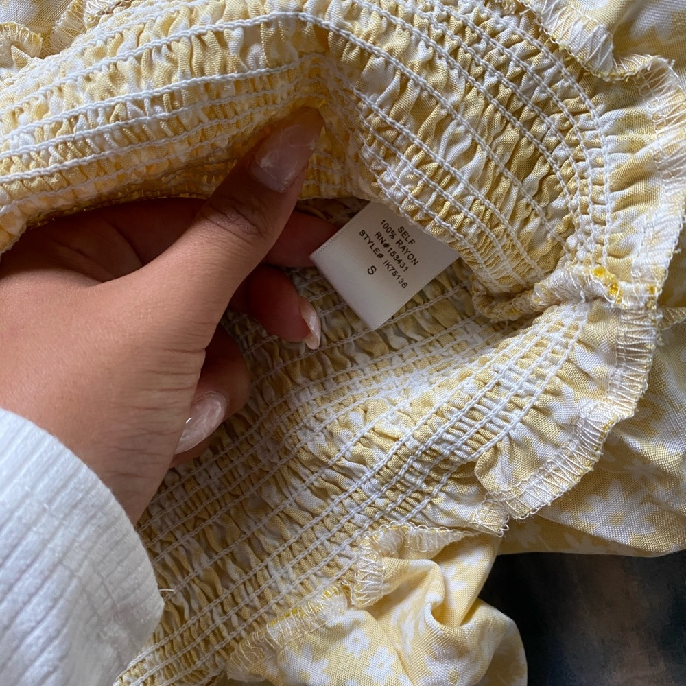 Yellow Windsor small skirt.